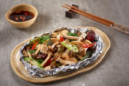 ĐÙI GÀ HẤP NẤM