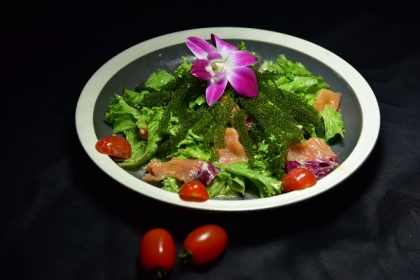 Salad rong nho